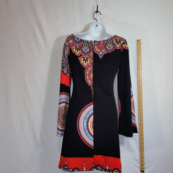 Chic Black and Red Paisley Long Sleeve Dress - Picture 2 of 3